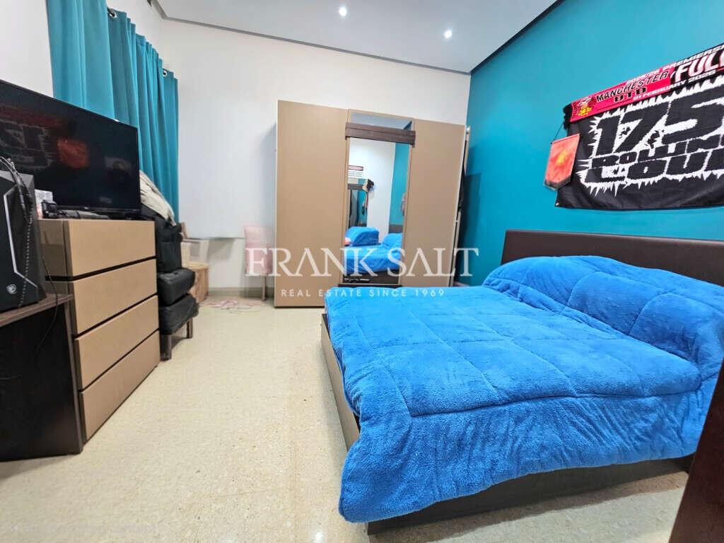 Paola, 3 Bedrooms Bedrooms, ,1 BathroomBathrooms,For Sale,FRSA-926756