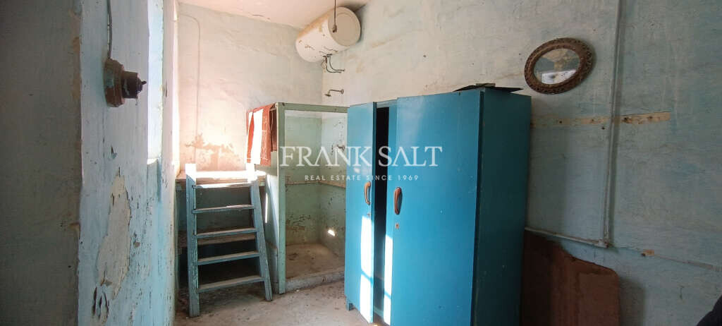 Mosta, 3 Bedrooms Bedrooms, ,For Sale,FRSA-926728