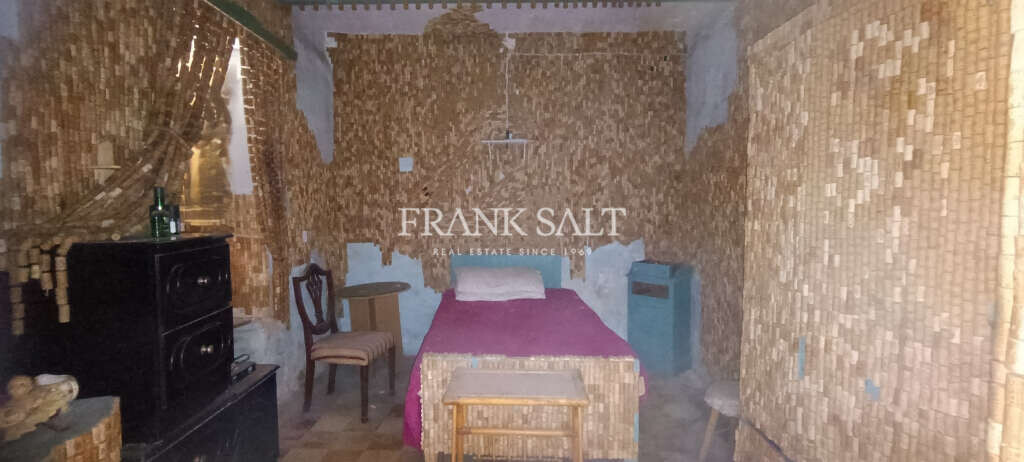 Mosta, 3 Bedrooms Bedrooms, ,For Sale,FRSA-926728