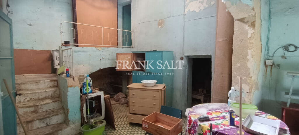 Mosta, 3 Bedrooms Bedrooms, ,For Sale,FRSA-926728