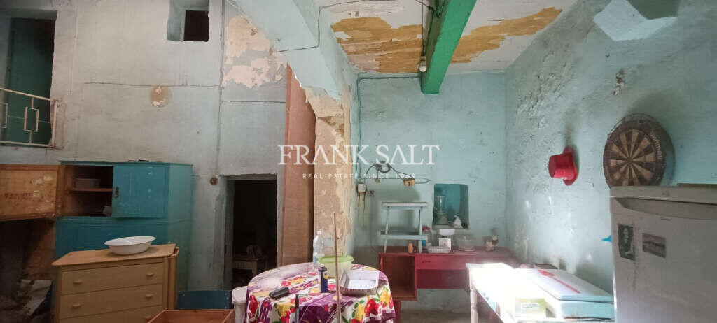 Mosta, 3 Bedrooms Bedrooms, ,For Sale,FRSA-926728