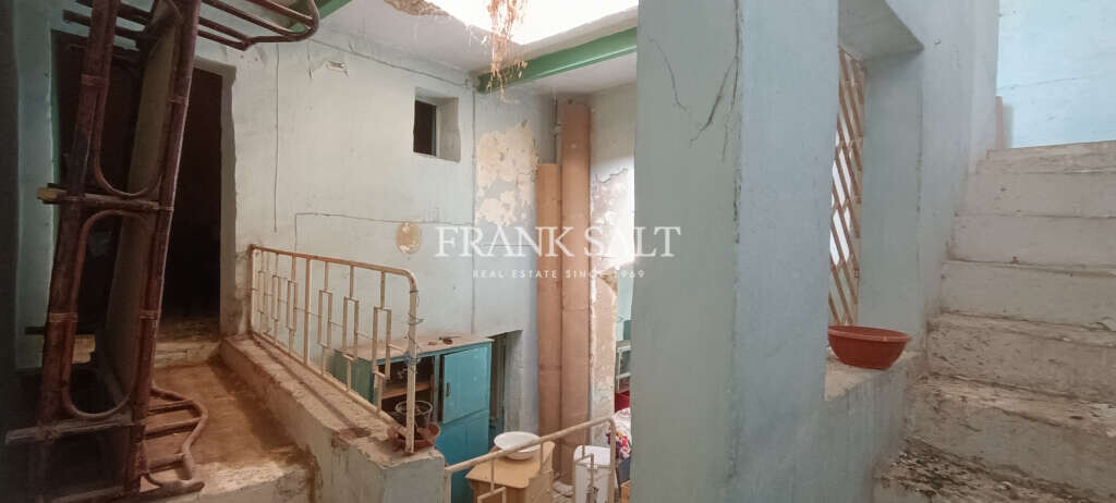 Mosta, 3 Bedrooms Bedrooms, ,For Sale,FRSA-926728