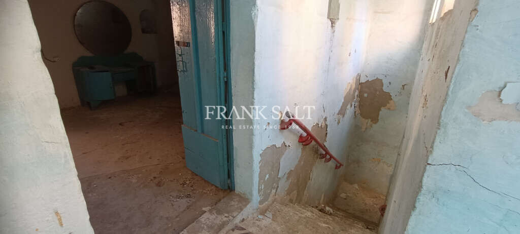 Mosta, 3 Bedrooms Bedrooms, ,For Sale,FRSA-926728