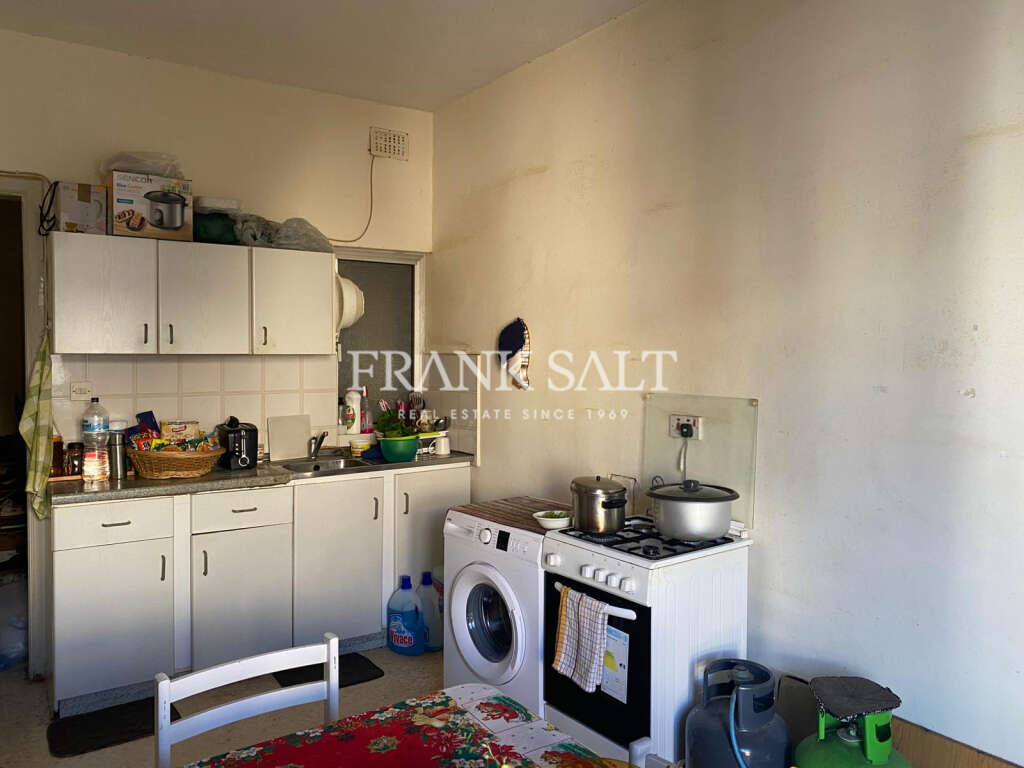 Qawra, 2 Bedrooms Bedrooms, ,1 BathroomBathrooms,For Sale,FRSA-715432