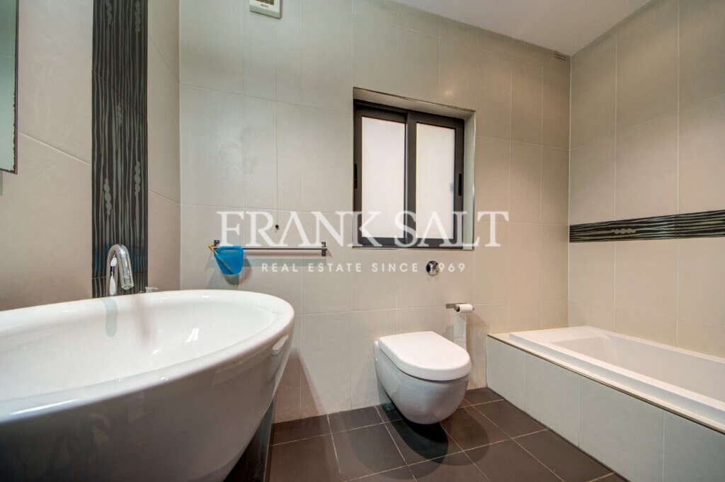 Mosta, 3 Bedrooms Bedrooms, ,1 BathroomBathrooms,For Sale,FRSA-715211