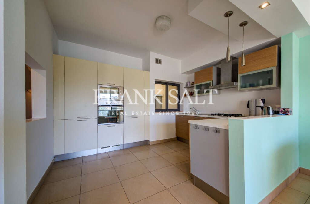 Mosta, 3 Bedrooms Bedrooms, ,1 BathroomBathrooms,For Sale,FRSA-715211