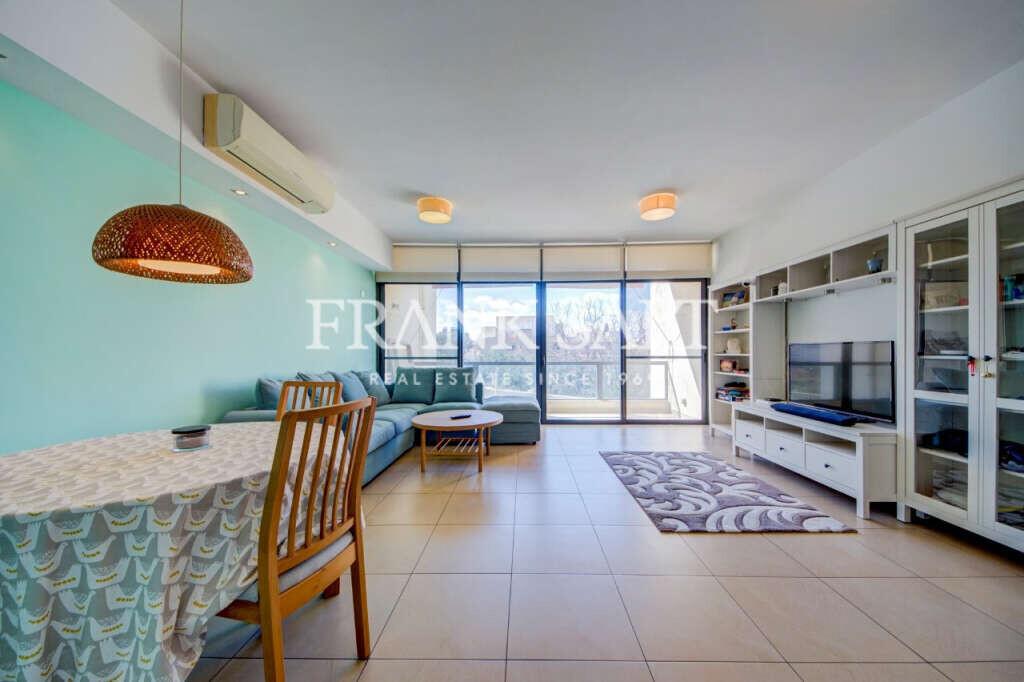 Mosta, 3 Bedrooms Bedrooms, ,1 BathroomBathrooms,For Sale,FRSA-715211