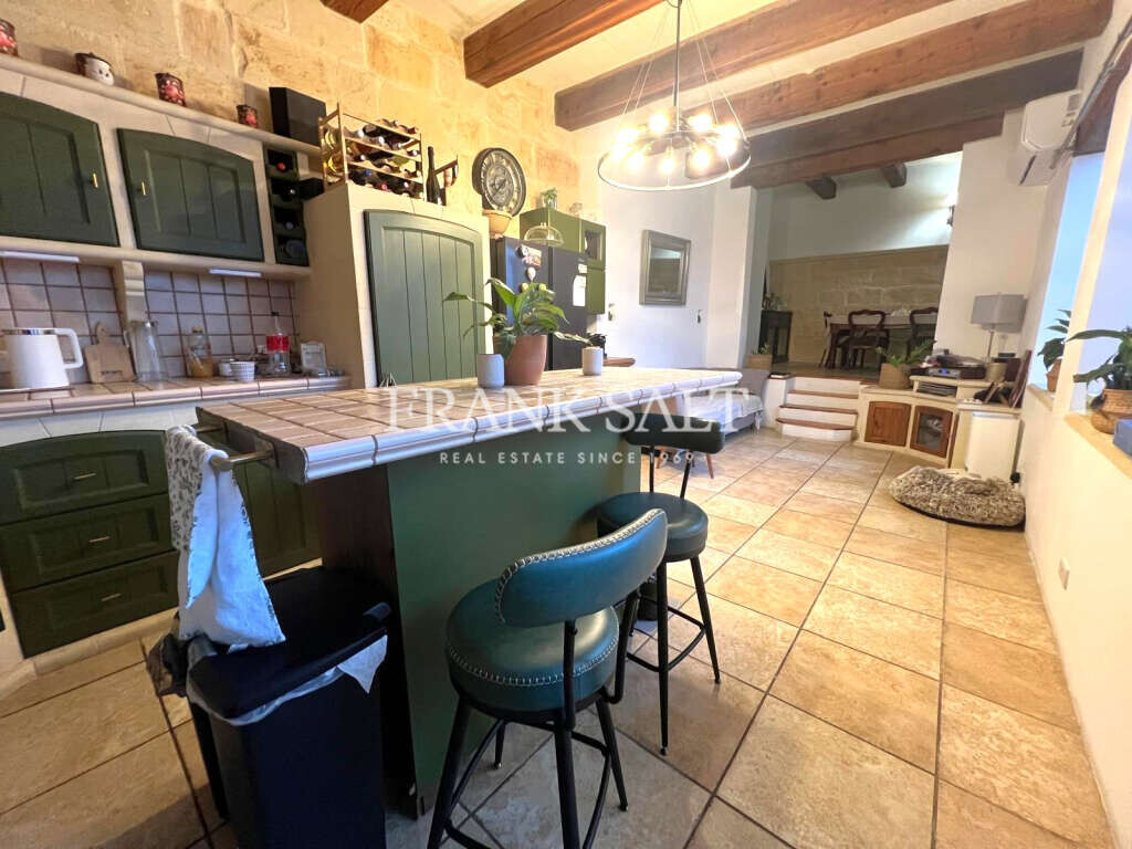 Zejtun, 2 Bedrooms Bedrooms, ,2 BathroomsBathrooms,For Sale,FRSA-926673