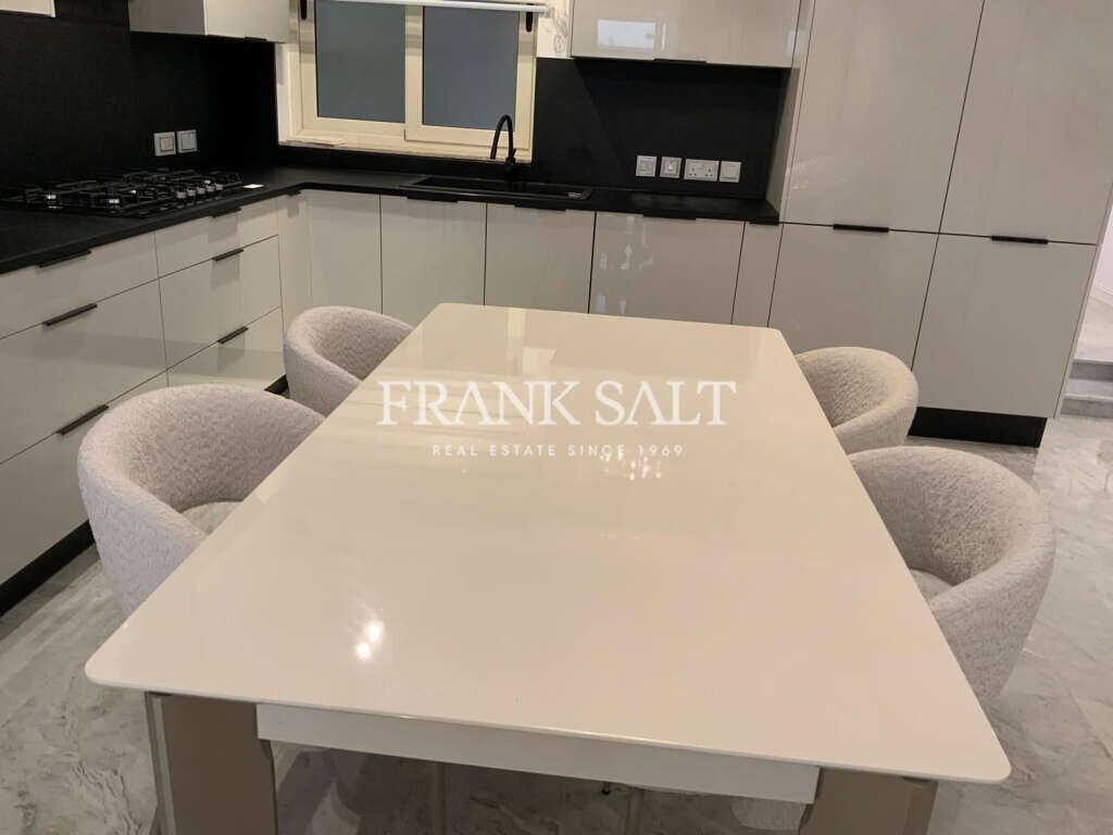 Sliema, 3 Bedrooms Bedrooms, ,2 BathroomsBathrooms,For Sale,FRSA-926565