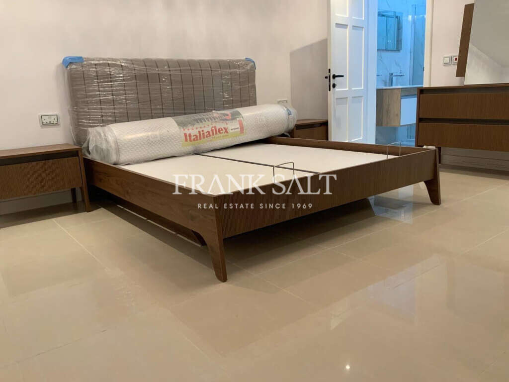 Sliema, 3 Bedrooms Bedrooms, ,2 BathroomsBathrooms,For Sale,FRSA-926565