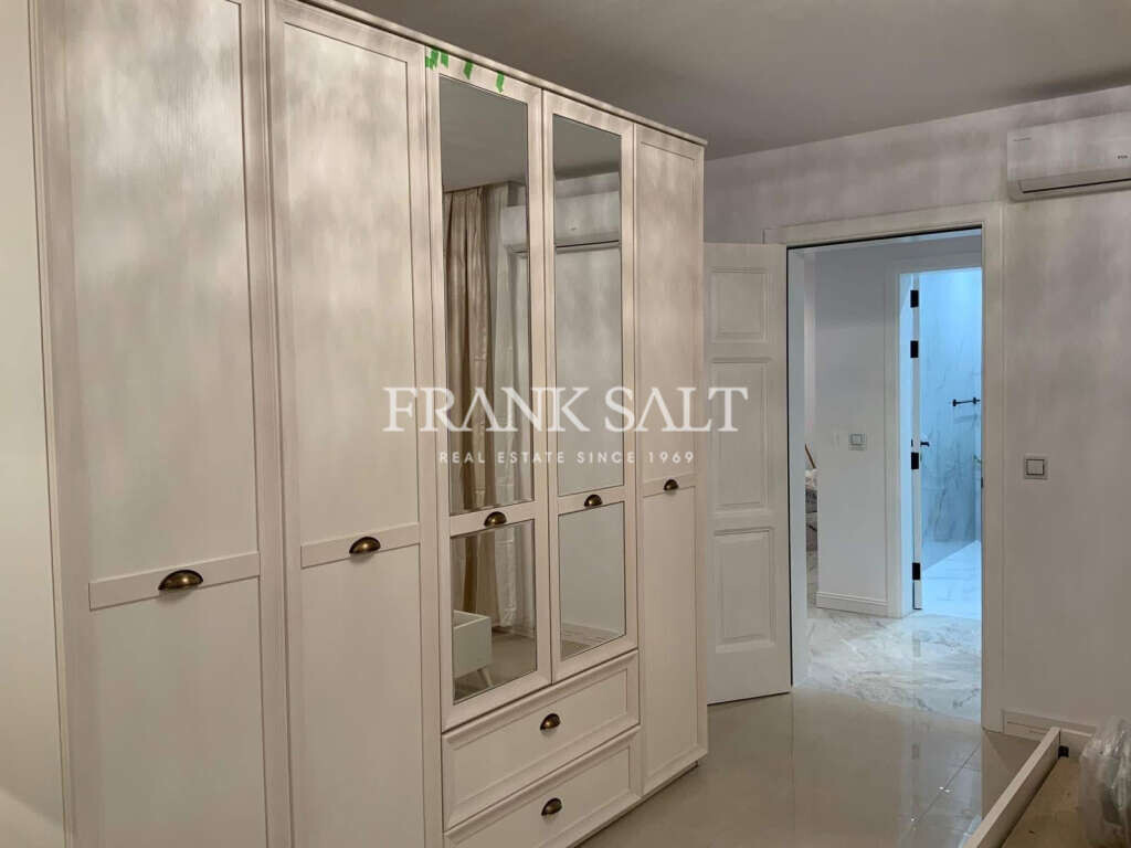 Sliema, 3 Bedrooms Bedrooms, ,2 BathroomsBathrooms,For Sale,FRSA-926565