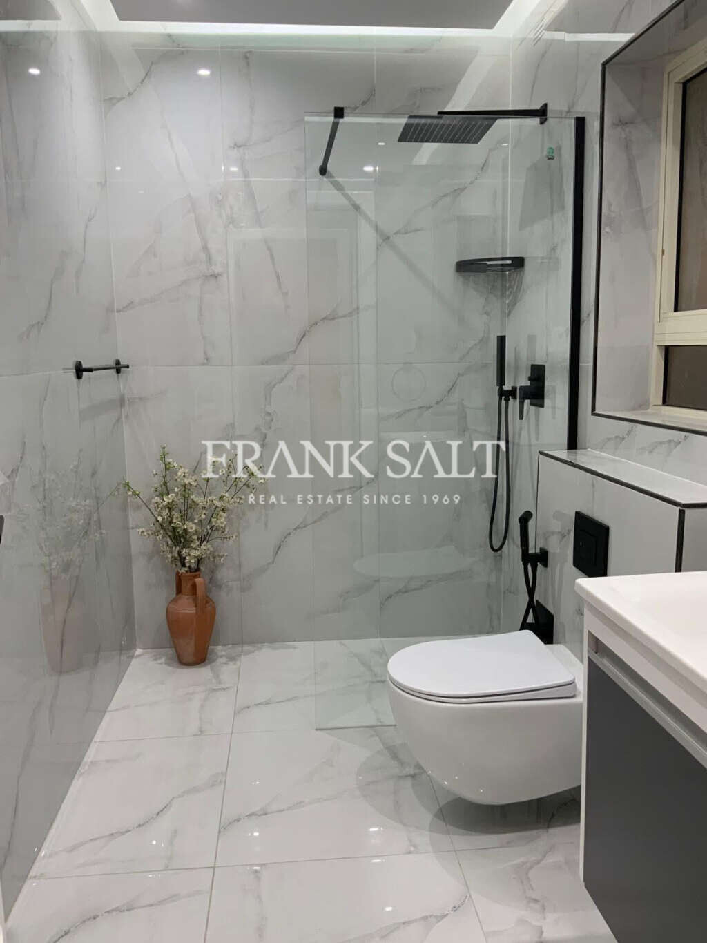 Sliema, 3 Bedrooms Bedrooms, ,2 BathroomsBathrooms,For Sale,FRSA-926565