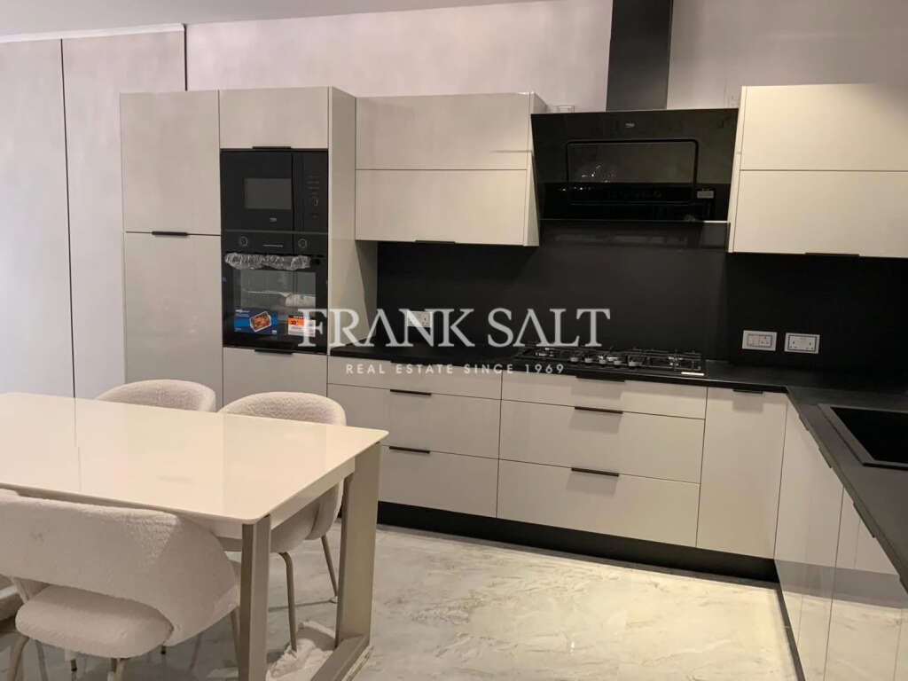 Sliema, 3 Bedrooms Bedrooms, ,2 BathroomsBathrooms,For Sale,FRSA-926565