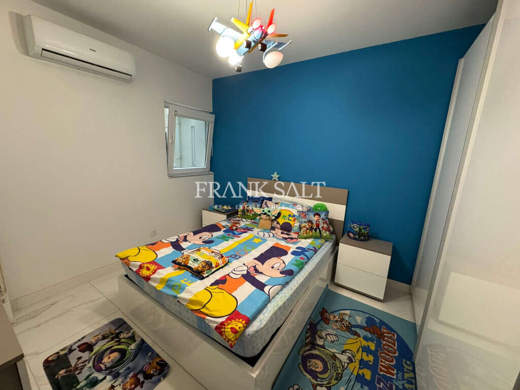 Qawra, 3 Bedrooms Bedrooms, ,1 BathroomBathrooms,For Sale,FRSA-926305