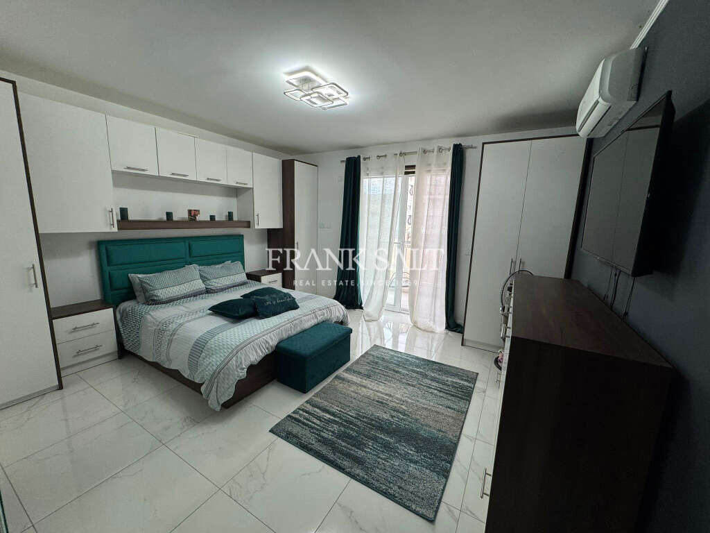 Qawra, 3 Bedrooms Bedrooms, ,1 BathroomBathrooms,For Sale,FRSA-926305