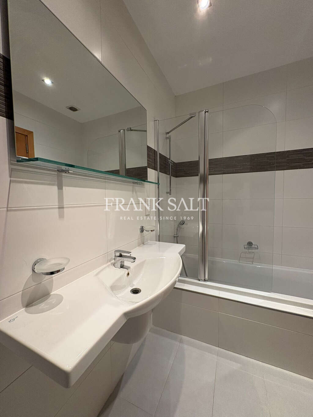 Ta Monita, 3 Bedrooms Bedrooms, ,2 BathroomsBathrooms,For Sale,FRSA-926484