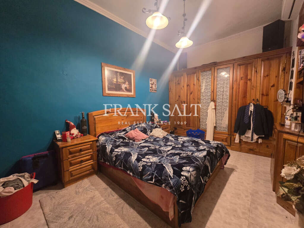Sliema, 3 Bedrooms Bedrooms, ,2 BathroomsBathrooms,For Sale,FRSA-926335
