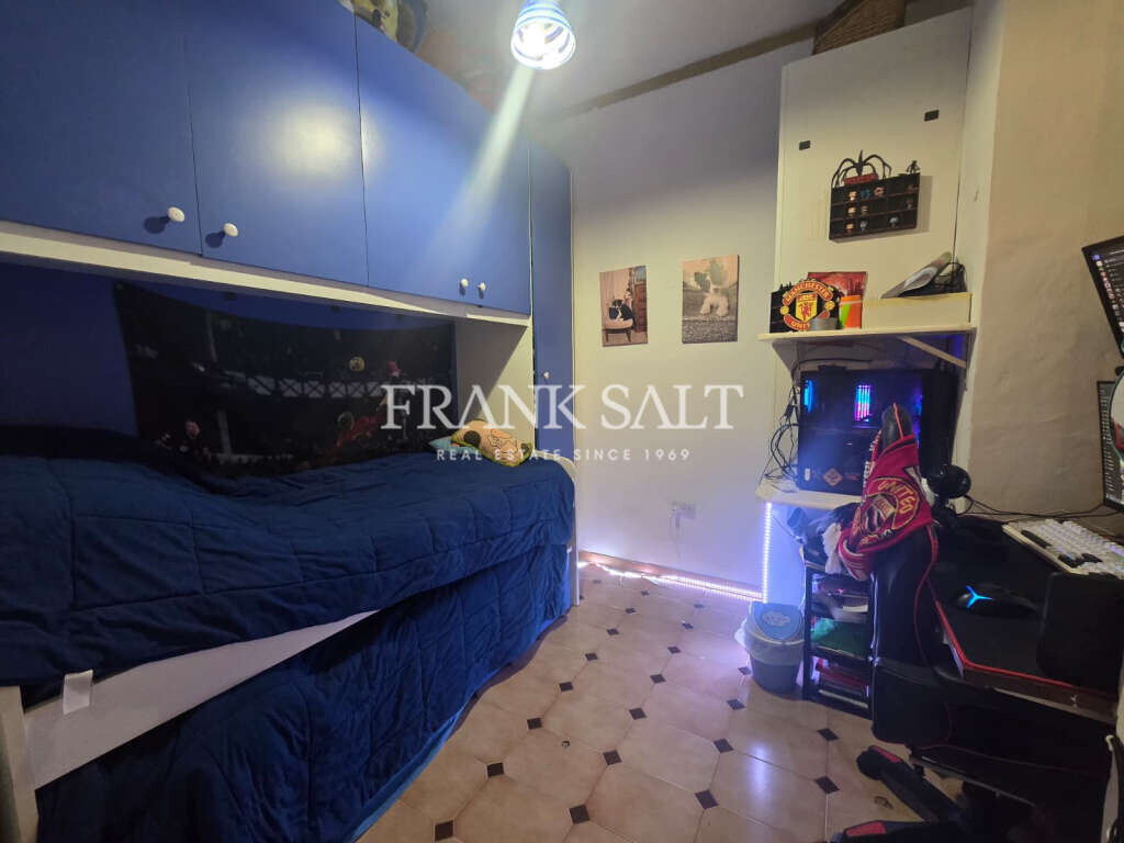 Sliema, 3 Bedrooms Bedrooms, ,2 BathroomsBathrooms,For Sale,FRSA-926335