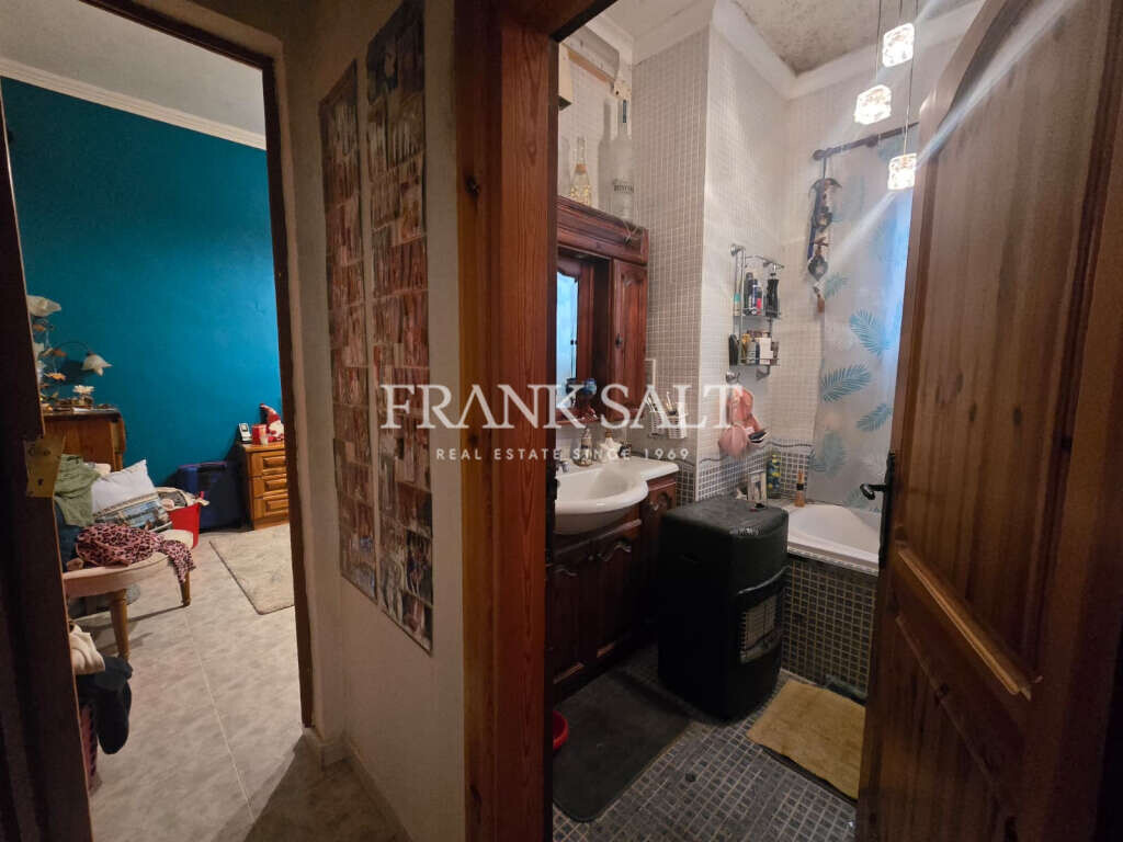 Sliema, 3 Bedrooms Bedrooms, ,2 BathroomsBathrooms,For Sale,FRSA-926335