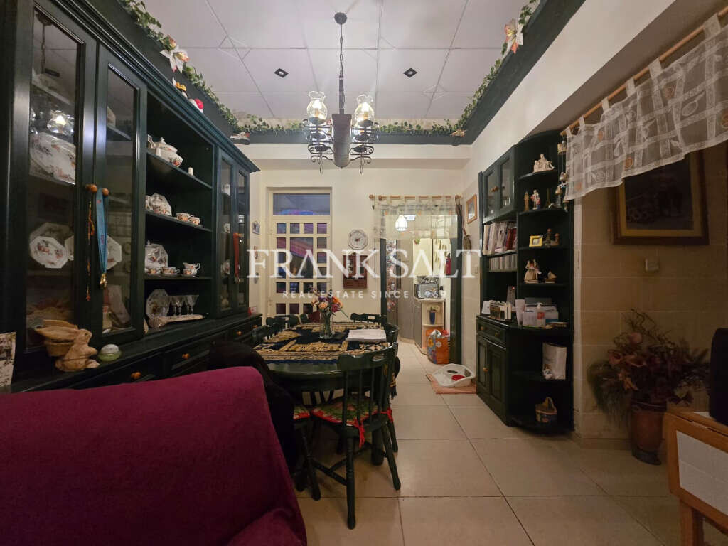 Sliema, 3 Bedrooms Bedrooms, ,2 BathroomsBathrooms,For Sale,FRSA-926335