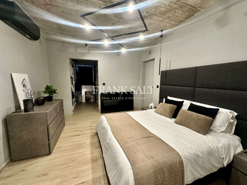 Paola, 2 Bedrooms Bedrooms, ,2 BathroomsBathrooms,For Sale,FRSA-926519