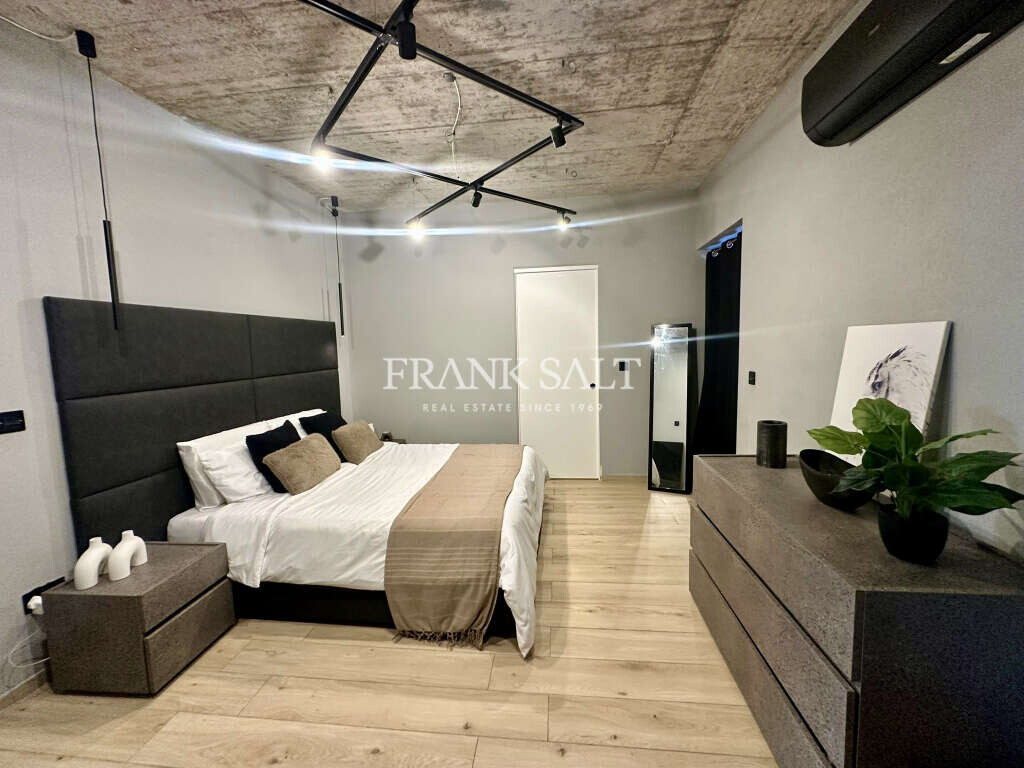 Paola, 2 Bedrooms Bedrooms, ,2 BathroomsBathrooms,For Sale,FRSA-926519