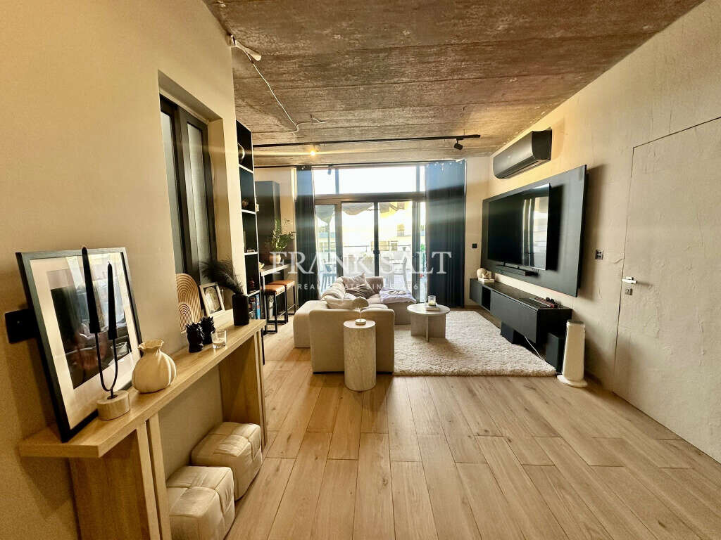 Paola, 2 Bedrooms Bedrooms, ,2 BathroomsBathrooms,For Sale,FRSA-926519