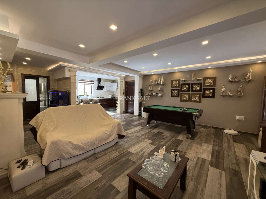 Luqa, 2 Bedrooms Bedrooms, ,1 BathroomBathrooms,For Sale,FRSA-926555