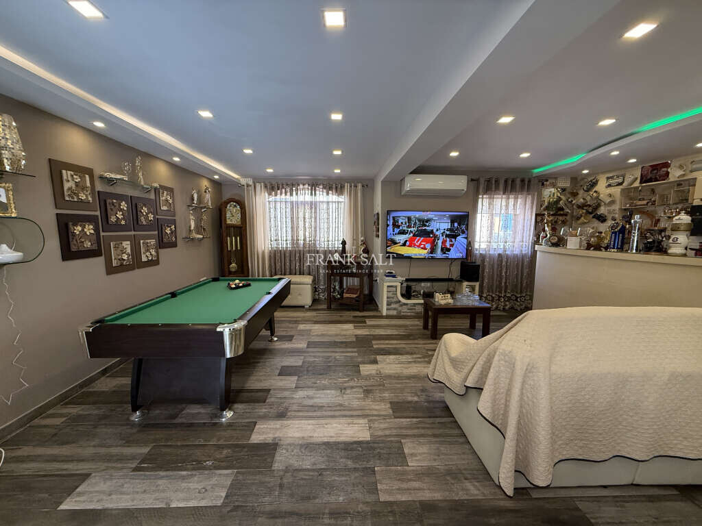 Luqa, 2 Bedrooms Bedrooms, ,1 BathroomBathrooms,For Sale,FRSA-926555