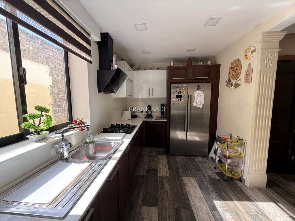 Luqa, 2 Bedrooms Bedrooms, ,1 BathroomBathrooms,For Sale,FRSA-926555