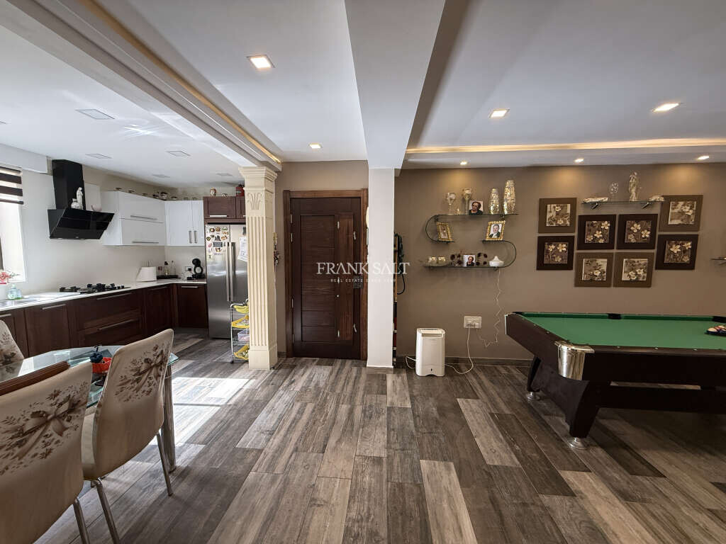 Luqa, 2 Bedrooms Bedrooms, ,1 BathroomBathrooms,For Sale,FRSA-926555