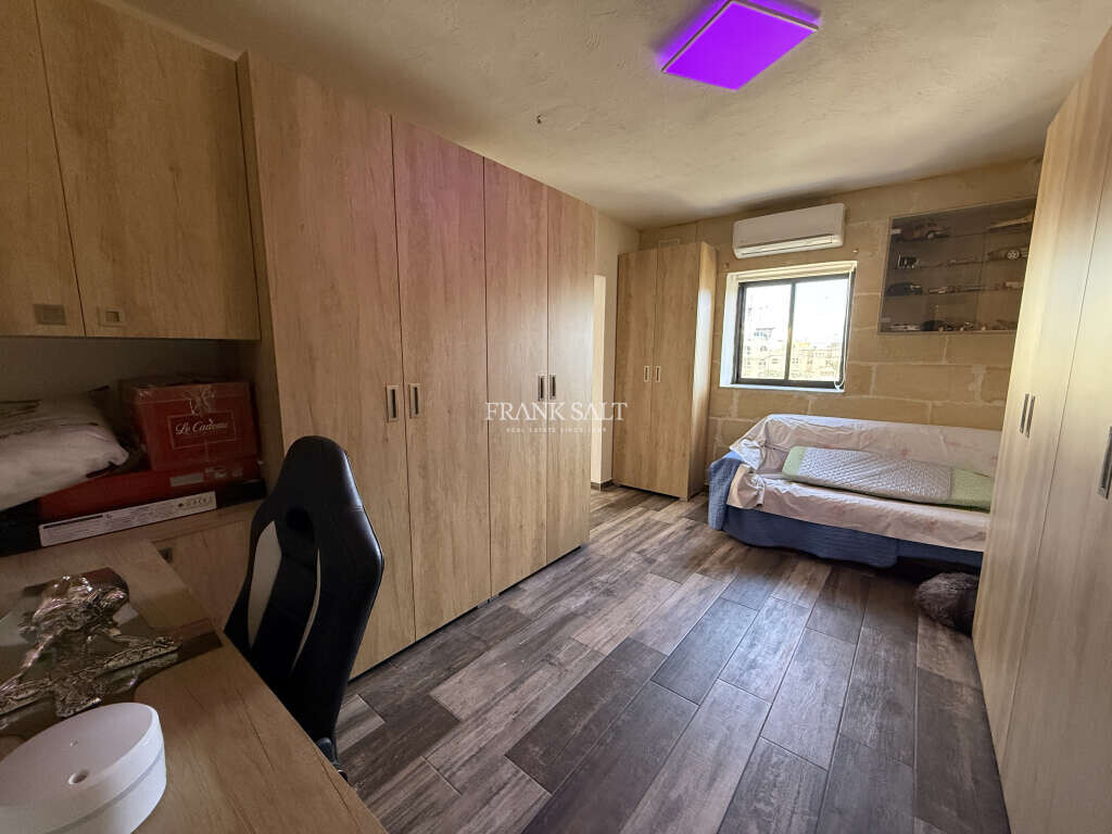 Luqa, 2 Bedrooms Bedrooms, ,1 BathroomBathrooms,For Sale,FRSA-926555