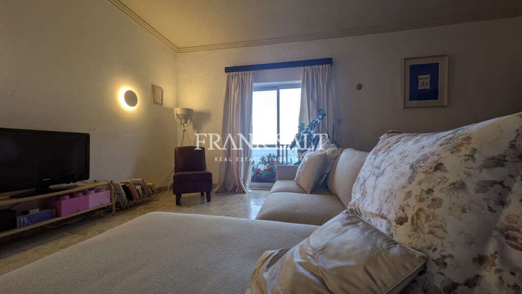 Sliema, 3 Bedrooms Bedrooms, ,2 BathroomsBathrooms,For Sale,FRSA-926564