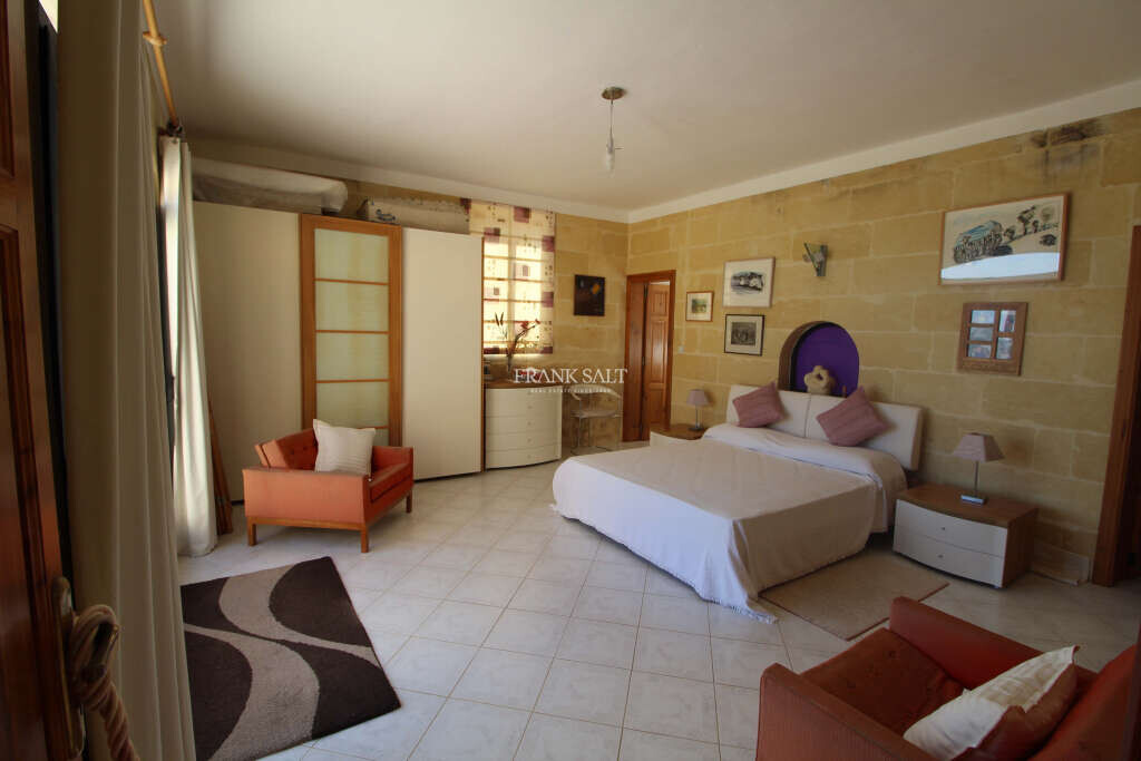Xaghra, Gozo, 5 Bedrooms Bedrooms, ,1 BathroomBathrooms,For Sale,FRSA-110510