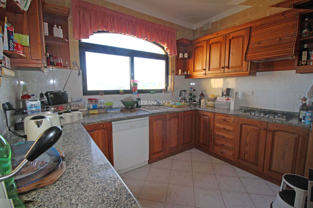 Xaghra, Gozo, 5 Bedrooms Bedrooms, ,1 BathroomBathrooms,For Sale,FRSA-110510