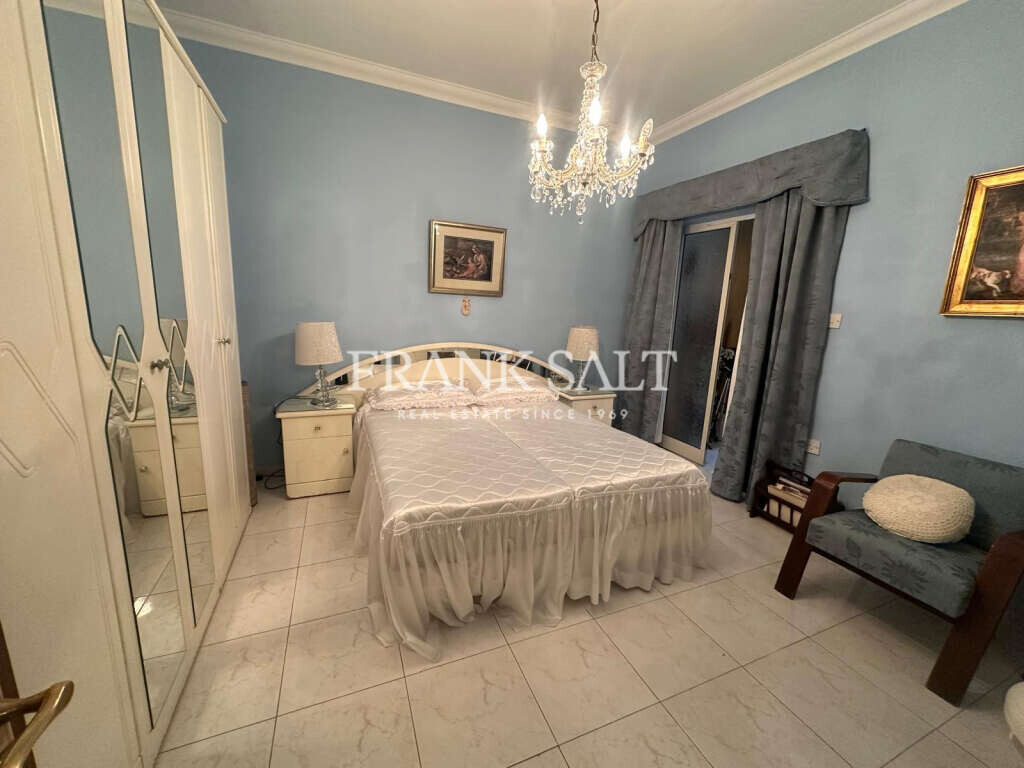 Sliema, 3 Bedrooms Bedrooms, ,1 BathroomBathrooms,For Sale,FRSA-926455