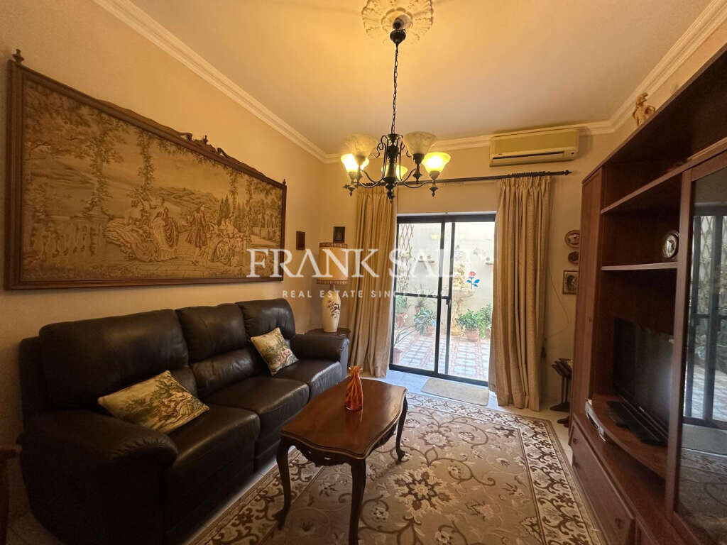 Sliema, 3 Bedrooms Bedrooms, ,1 BathroomBathrooms,For Sale,FRSA-926455