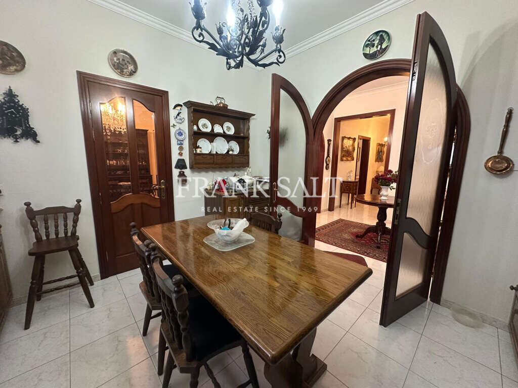 Sliema, 3 Bedrooms Bedrooms, ,1 BathroomBathrooms,For Sale,FRSA-926455