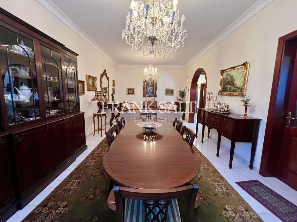 Sliema, 3 Bedrooms Bedrooms, ,1 BathroomBathrooms,For Sale,FRSA-926455