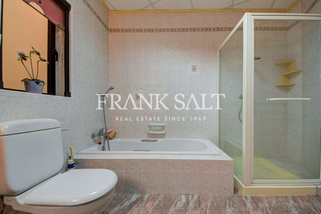 St Pauls Bay, 3 Bedrooms Bedrooms, ,1 BathroomBathrooms,For Sale,FRSA-923184