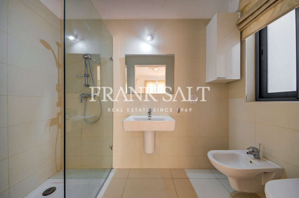 Marsascala, 3 Bedrooms Bedrooms, ,2 BathroomsBathrooms,For Sale,FRSA-926189