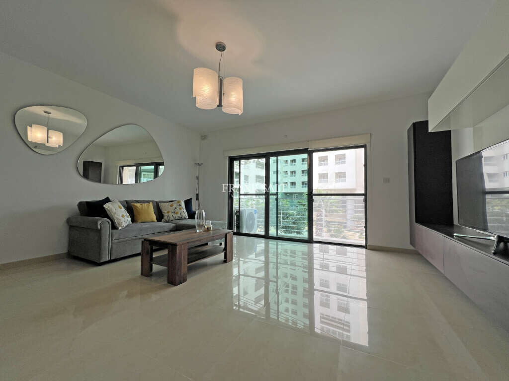 Sliema, 3 Bedrooms Bedrooms, ,1 BathroomBathrooms,For Sale,FRSA-926135