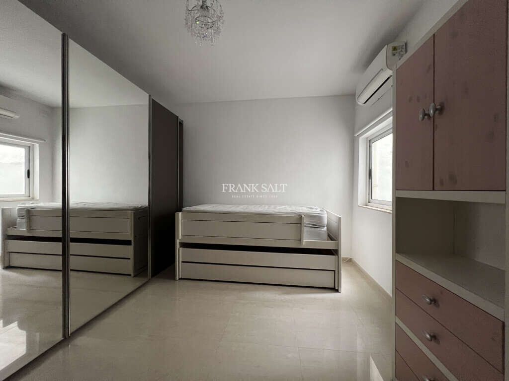 Sliema, 3 Bedrooms Bedrooms, ,1 BathroomBathrooms,For Sale,FRSA-926135