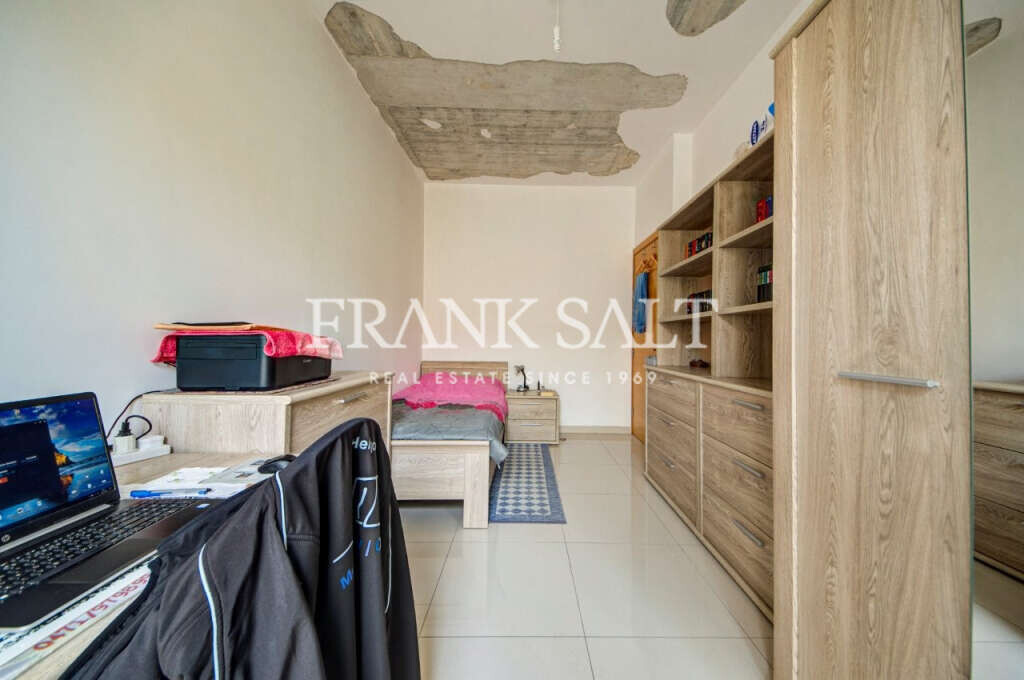 Bugibba, 2 Bedrooms Bedrooms, ,1 BathroomBathrooms,For Sale,FRSA-925577