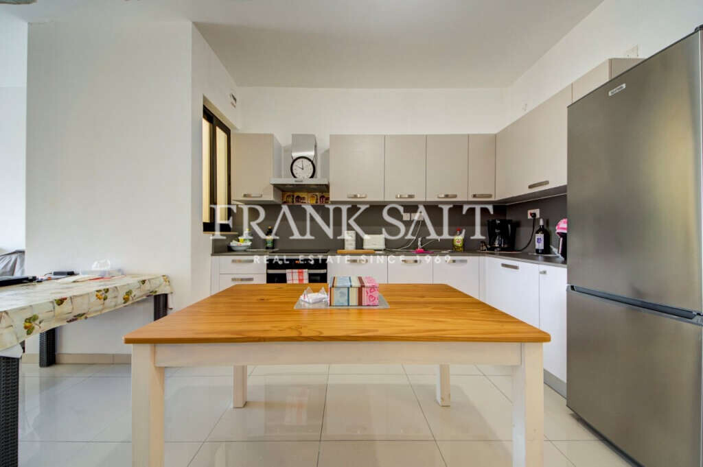 Bugibba, 2 Bedrooms Bedrooms, ,1 BathroomBathrooms,For Sale,FRSA-925577