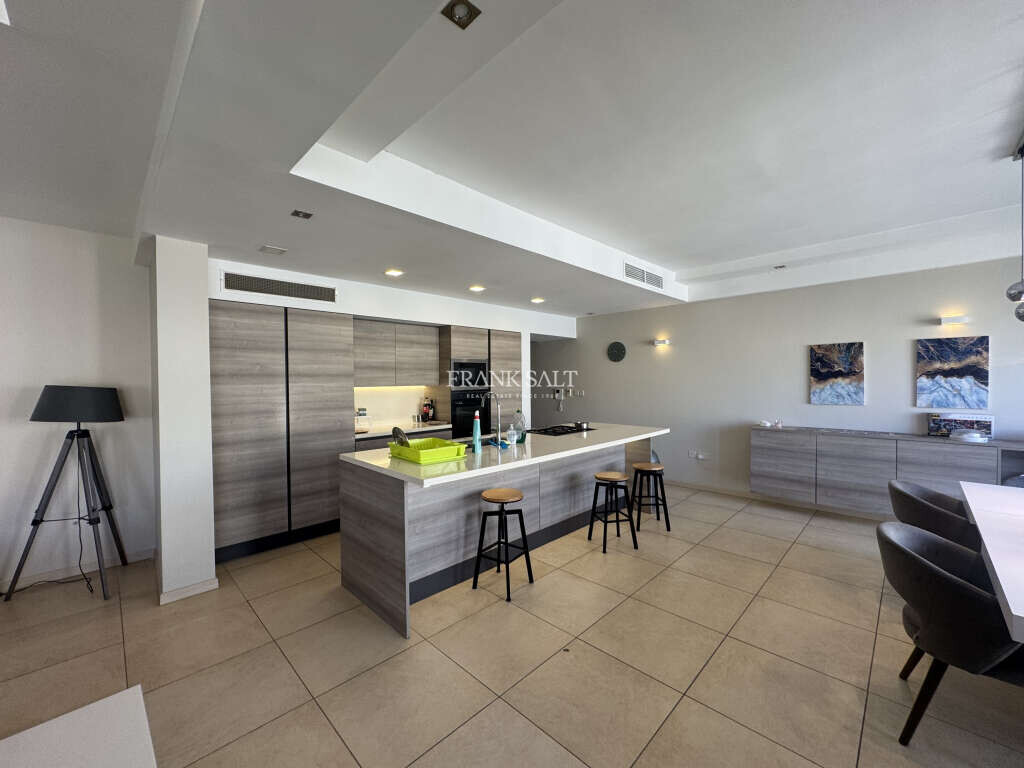 Attard, 3 Bedrooms Bedrooms, ,3 BathroomsBathrooms,For Sale,FRSA-926382