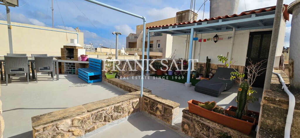 Zabbar, 2 Bedrooms Bedrooms, ,1 BathroomBathrooms,For Sale,FRSA-924766
