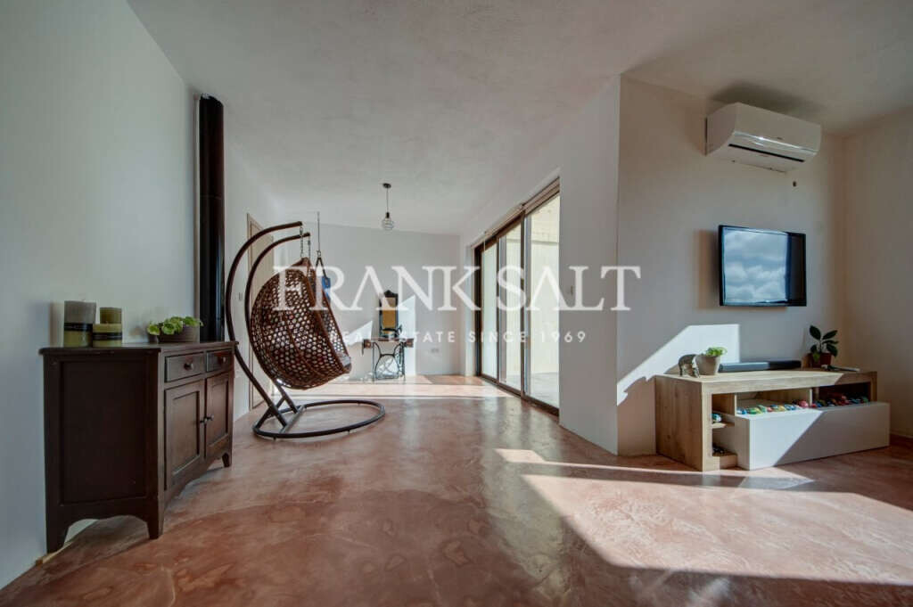 Xaghra, Gozo, 3 Bedrooms Bedrooms, ,1 BathroomBathrooms,For Sale,FRSA-925659