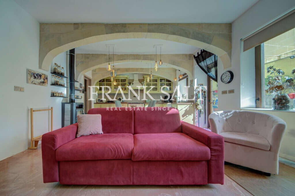 Xaghra, Gozo, 3 Bedrooms Bedrooms, ,1 BathroomBathrooms,For Sale,FRSA-925659