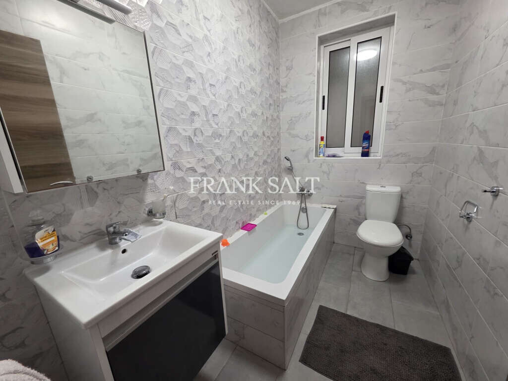 San Gwann, 3 Bedrooms Bedrooms, ,1 BathroomBathrooms,For Sale,FRSA-926326